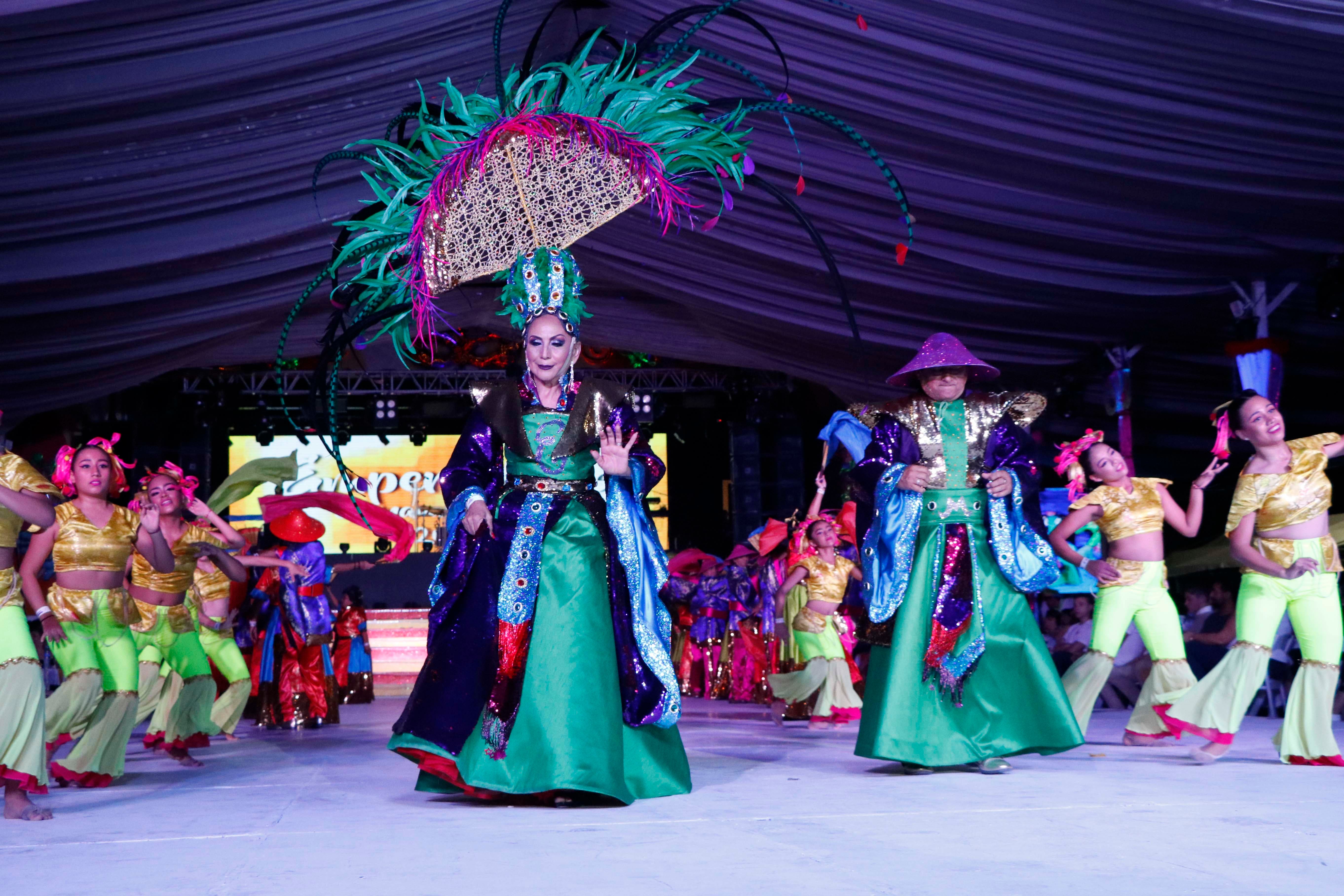 Más de cuatro mil almas que se congregaron en el centro de espectáculos “Moby Dick”,