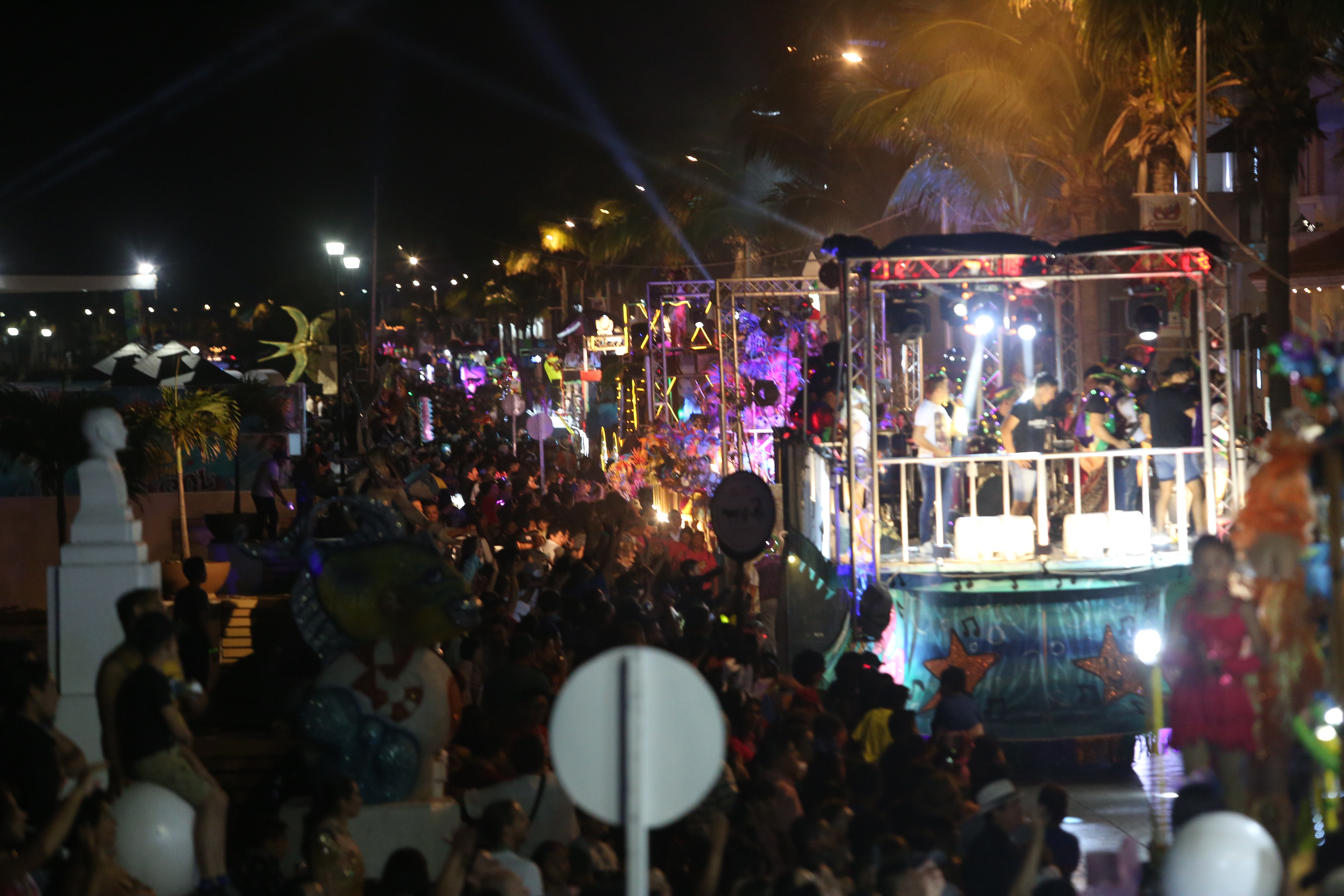 Más de 53 mil asistentes