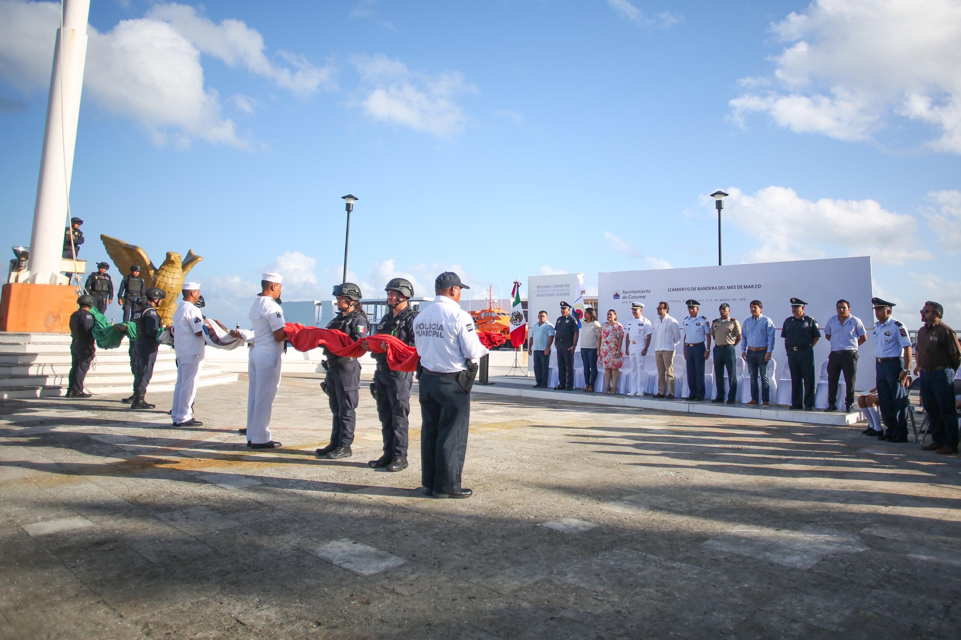 Encabeza el Presidente Municipal la Ceremonia de Izamiento de la Bandera del mes de marzo, en cuyo marco se recordaron hechos históricos que marcaron el rumbo de México
