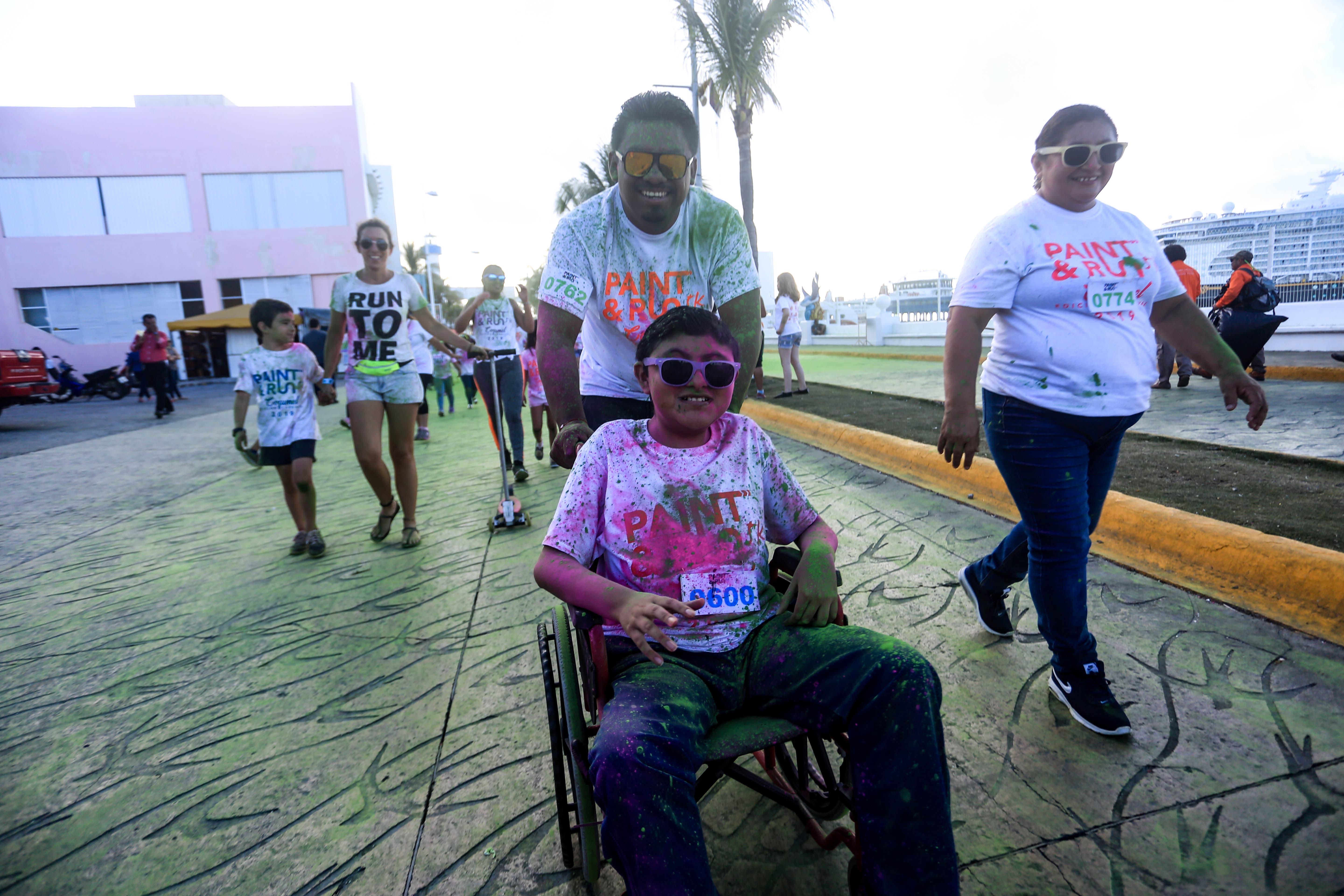 El evento masivo congregó a niños, jóvenes, adultos, adultos mayores y personas con capacidades diferentes, que junto con sus familias se sumaron al derrotero de cinco kilómetros