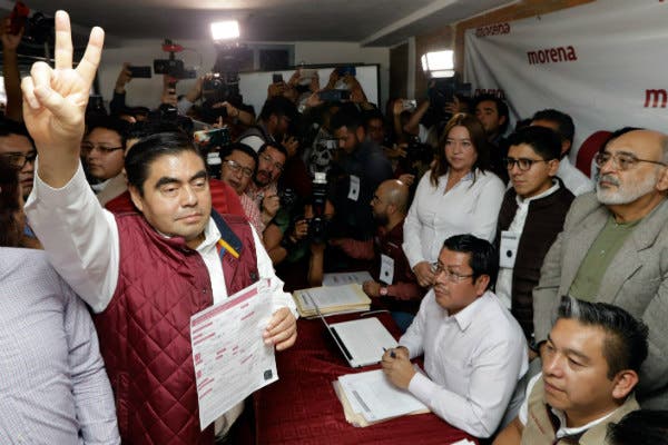 Luis Miguel Barbosa Huerta, aspirante de Morena a la gubernatura de México.