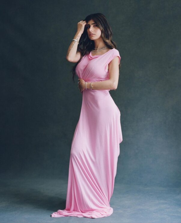 Vídeo: Mia Khalifa pone cara de asco y se burla de Babo de Cartel de Santa