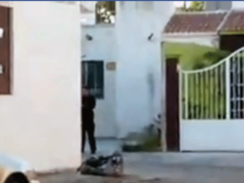 El cadáver de un hombre fue localizado envuelto con una cobija y bolsas negras, en Villas del Mar I en la Región 248 de Cancún.