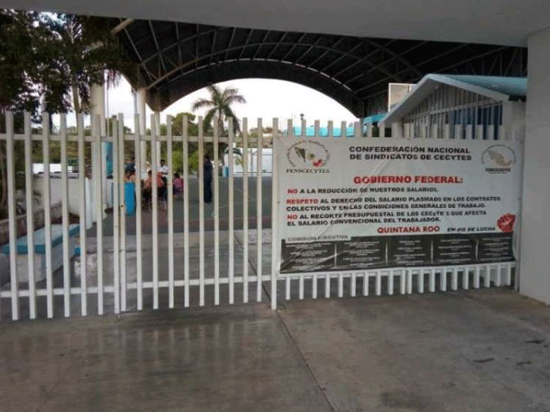 Reclaman el incumplimiento de pago de estímulos, quincena y antigüedad; alumnos del Cecyte fueron retirados desde las siete de la mañana.