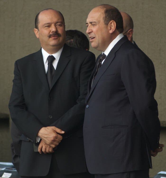 Nefastos ejemplos de exgobernadores corruptos, uno huyendo de la justicia, César Duarte,izq, (exgobernador de Chihuahua) y Rubén Moreira de Coahuila, ambos endeudadores de sus estados.