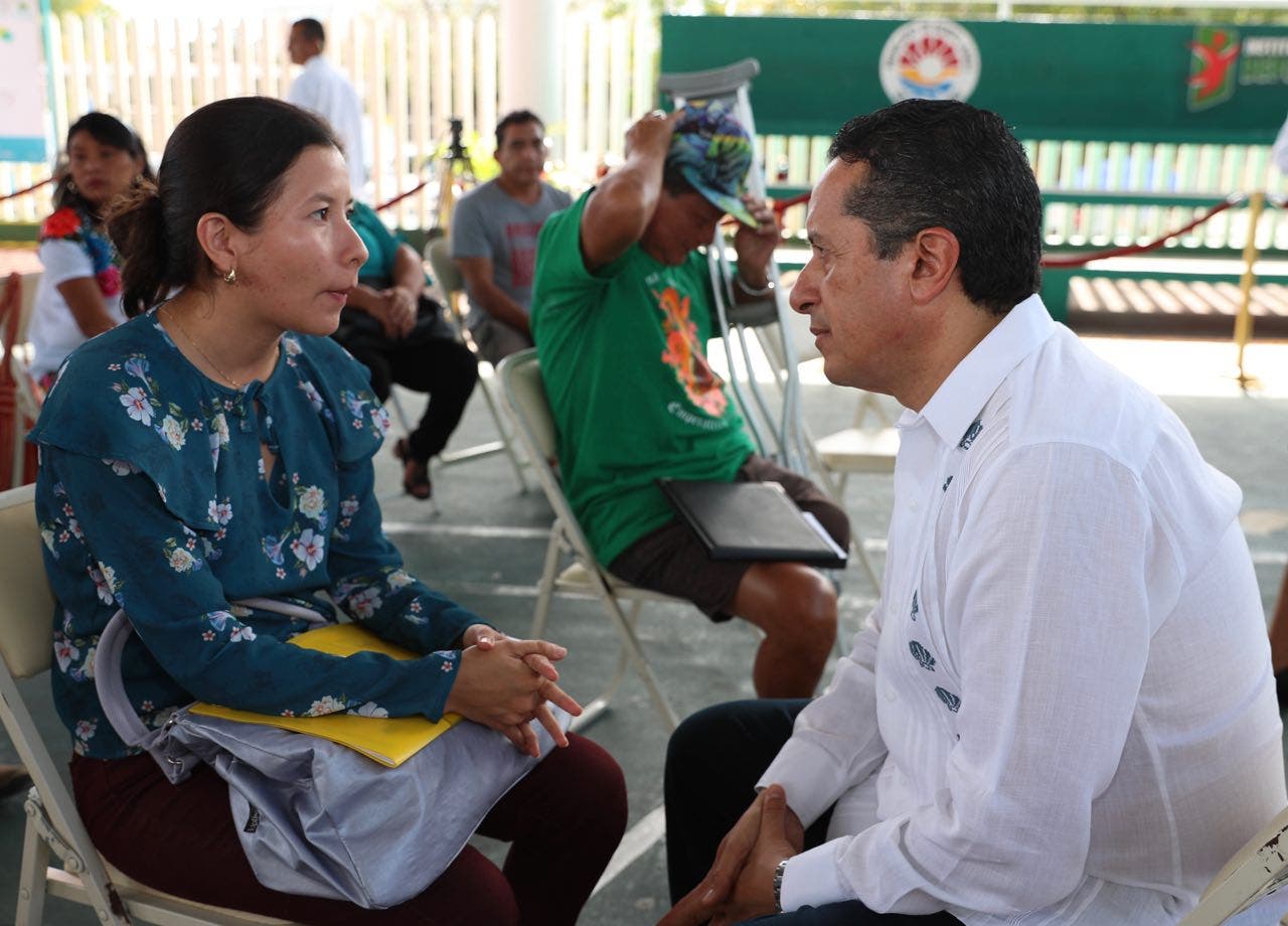 Carlos Joaquín autoriza agilizar trámites de titulación