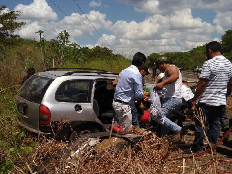 Todos los lesionados fueron trasladados de urgencia al Hospital Comunitario de Xpujil, Campeche.
