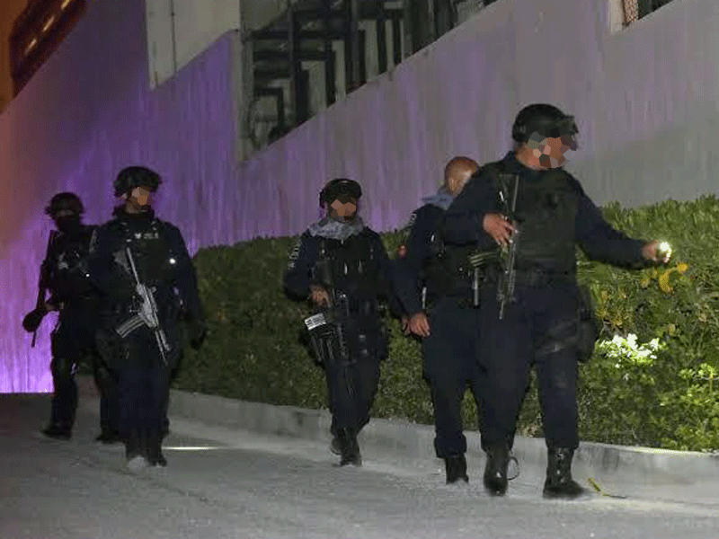 Corporaciones policiacas fueron alertadas acerca de un baleado en la entrada del Hotel Nizuc.