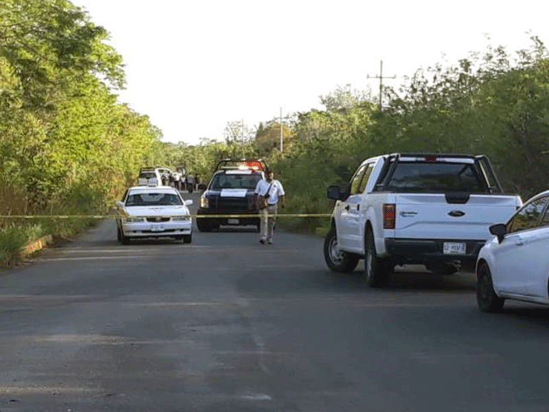 El cuerpo de un hombre atado de pies y manos y con disparos en la cabeza, fue hallado en la carretera Calderitas-Luis Echeverría Álvarez.