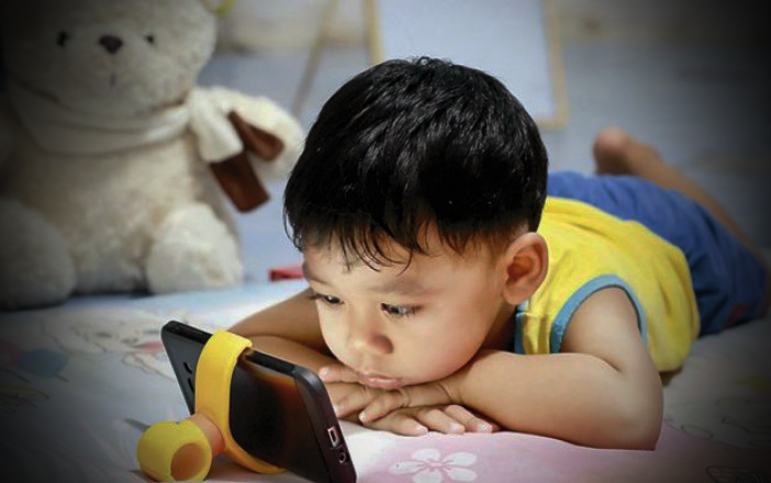 Celulares y Tabletas: un peligro para los niños menores de 5 años