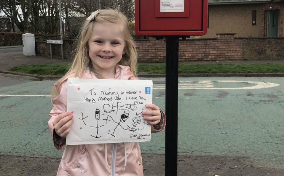 Niña envía carta al cielo para mamá y recibe respuesta