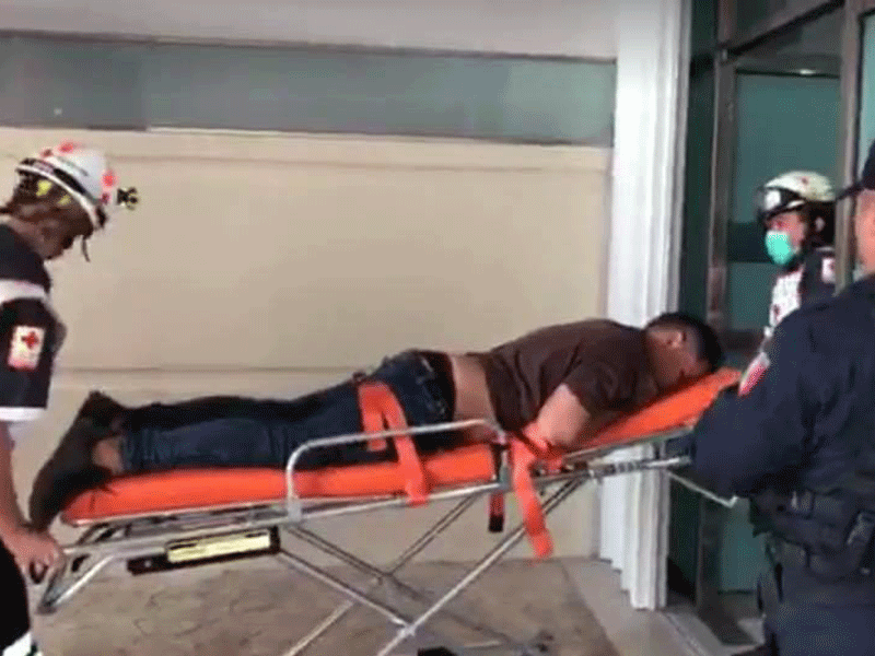 Sujeto que se encontraba en una frutería sobre la Ruta 5 fue atacado a balazos desde un vehículo; fue llevado al Hospital General.