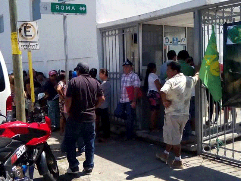 La protesta se originó por la exclusión de personas de escasos recursos en apoyos federales de la Secretaría del Bienestar.