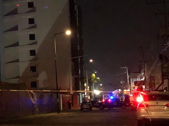 Momento del aseguramiento del vehículo de lujo blindado de "El Ray".