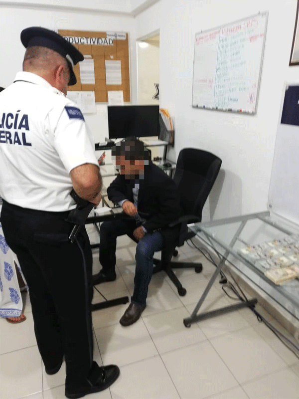 Detienen a pareja con 133 mil dólares en aeropuerto de Cancún. Un hombre y una mujer no pudieron demostrar la procedencia del dinero.