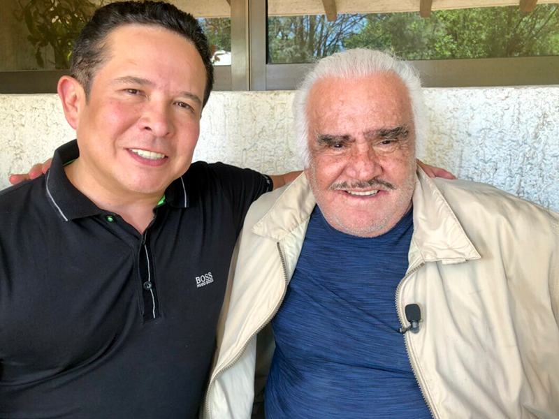 Vicente Fernández Jr defiende a su padre de los ataques en redes sociales tras comentario “homofóbico”