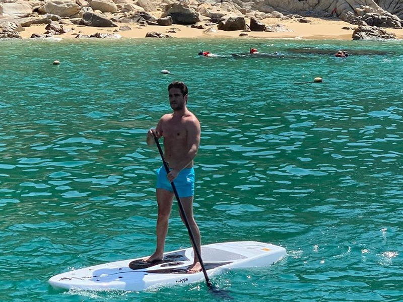 Diego Boneta sale de fiesta con los hijos de un ex presidente de México