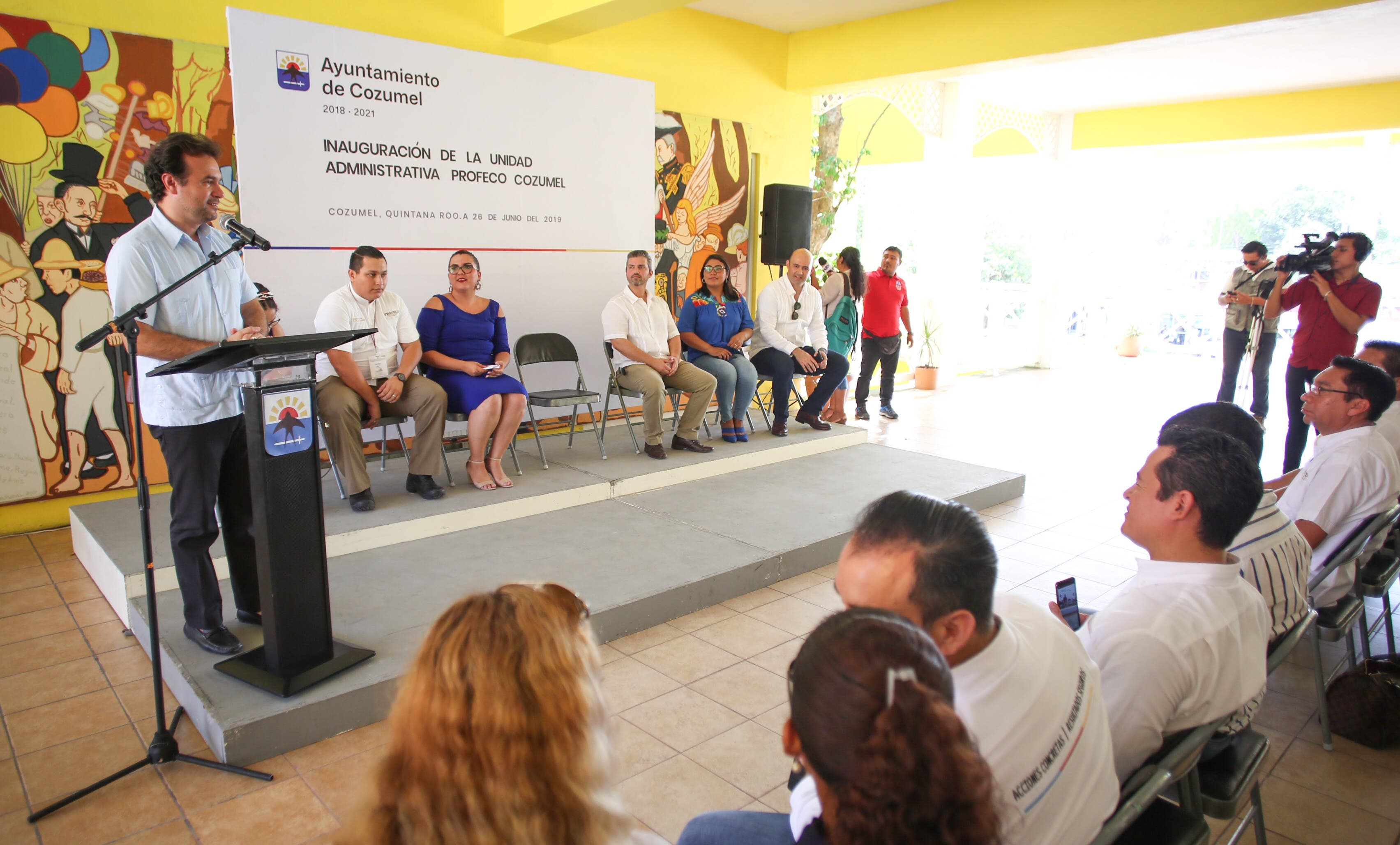 Con el propósito de brindar mejor atención a la población y turistas, el Presidente Municipal de Cozumel, Pedro Joaquín Delbouis,