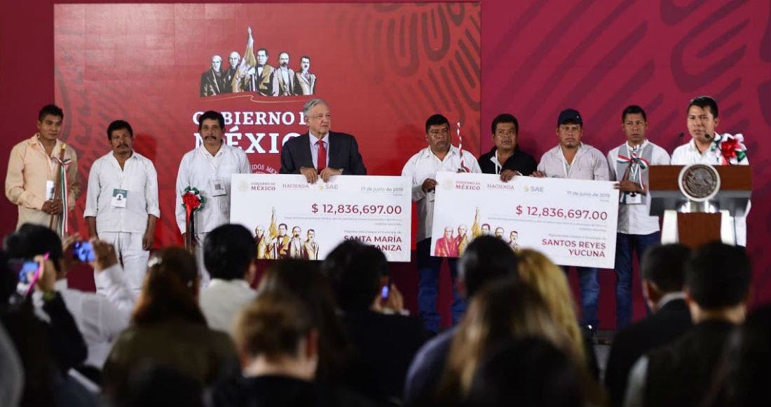 Entregan recursos de subasta a municipios pobres de Oaxaca