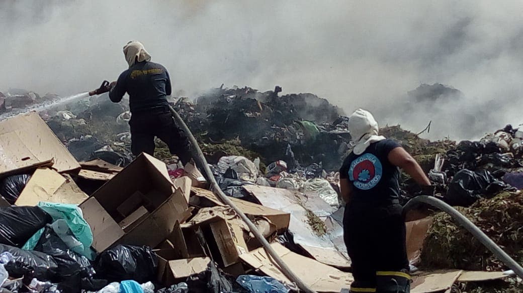 Desconocen las causas del incendio en el basurero de Chetumal