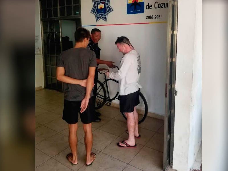 Policías de Cozumel recuperan bicicleta robada