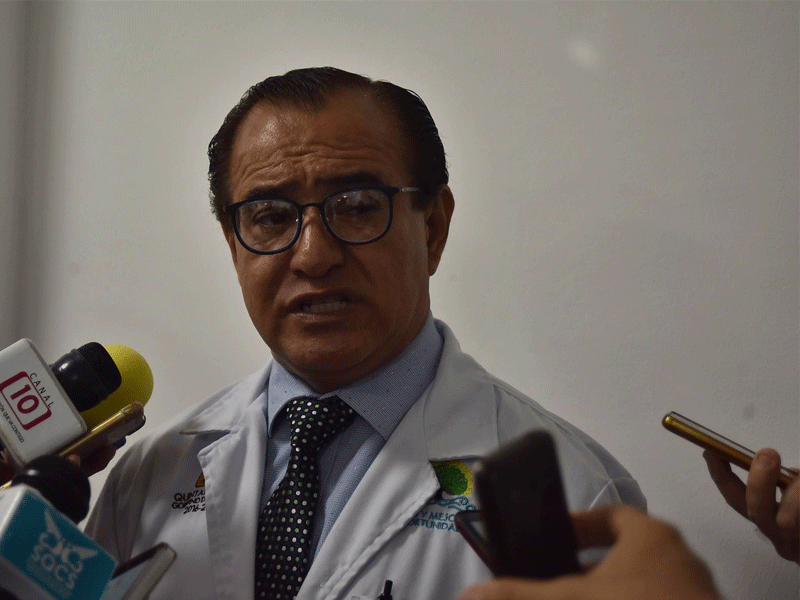 Sufre accidente director del Hospital General de Cancún; Ignacio Bermúdez Meléndez, tuvo que ser operado en ese nosocomio tras chocar en la Zona Hotelera.