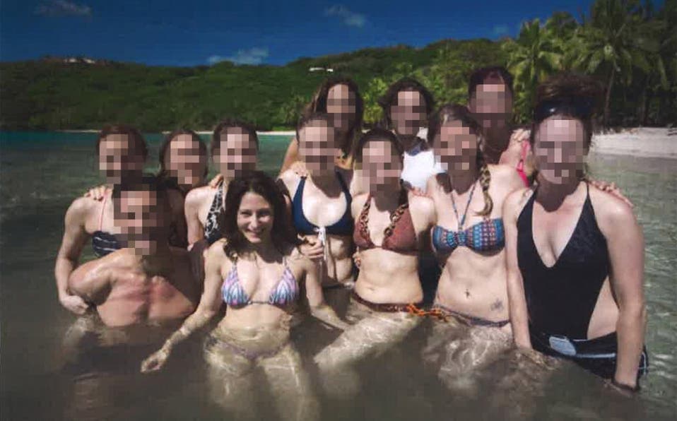 Antes del proceso, las aspirantes debían repetir: "Maestro: por favor, póngame la marca; será un honor que quiero llevar por el resto de mi vida", testimonio de una esclava sexual.