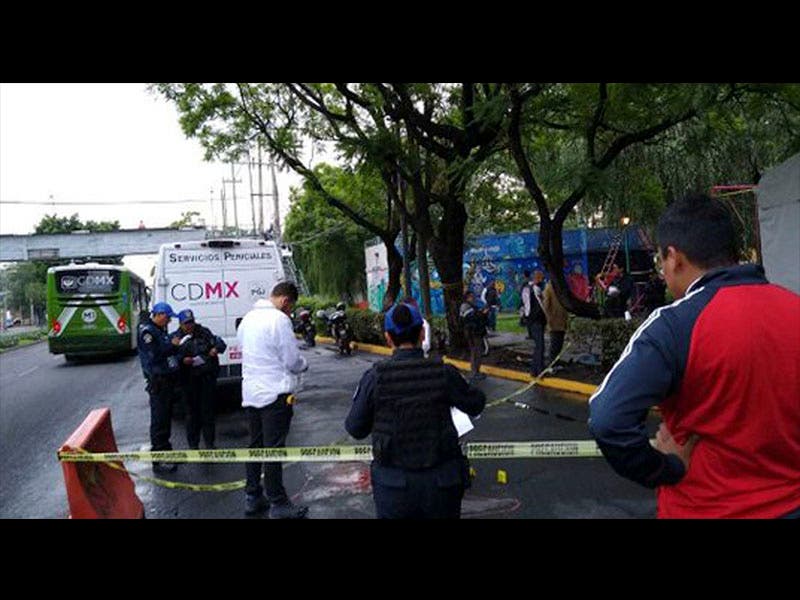 ¿Karma? Asalta taquería, huye y muere atropellado