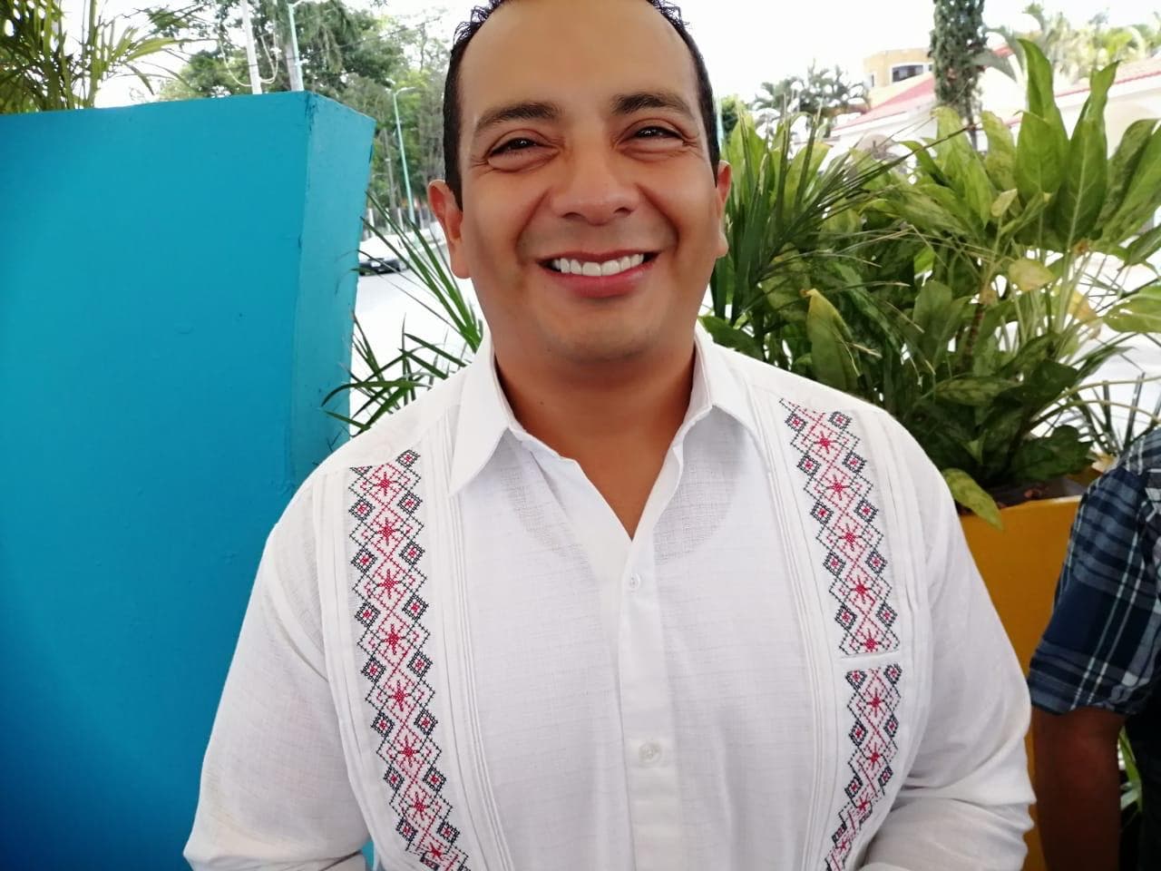 El Oficial Mayor del Gobierno del estado Manuel Alamilla