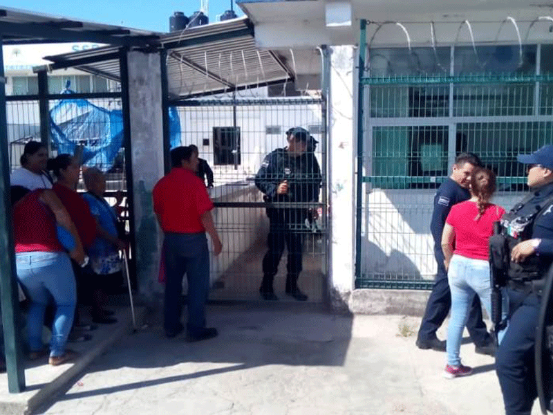 Intento de motín en penal de Chetumal; internos protestan por lentitud en el ingreso de las visitas, lo que reduce el tiempo de convivencia.