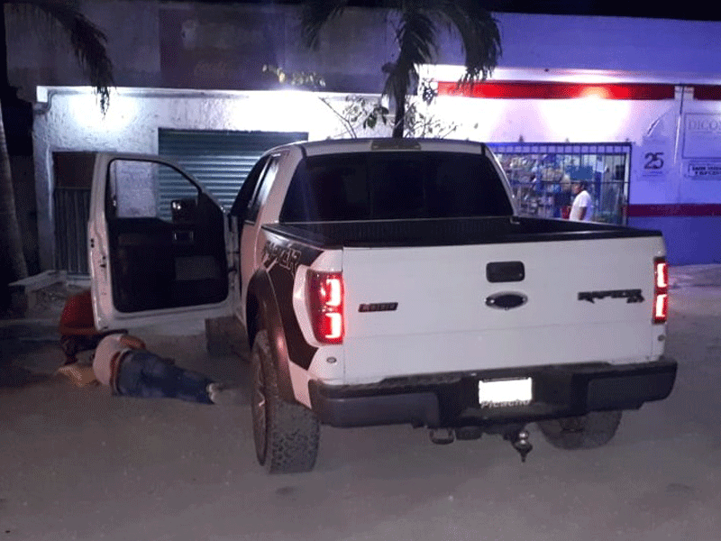 Balean a un sujeto en el poblado Leona Vicario, en el municipio de Puerto Morelos.