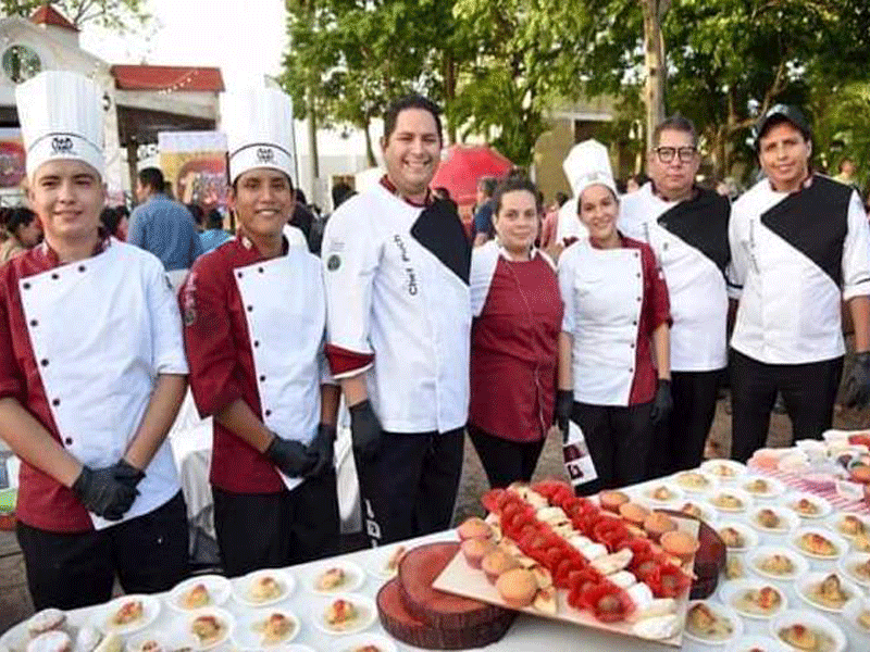 Todo un éxito el Festival del Queso de Bola en Chetumal; cientos de familias disfrutaron de esta nueva celebración en su primera edición en la Explanada.