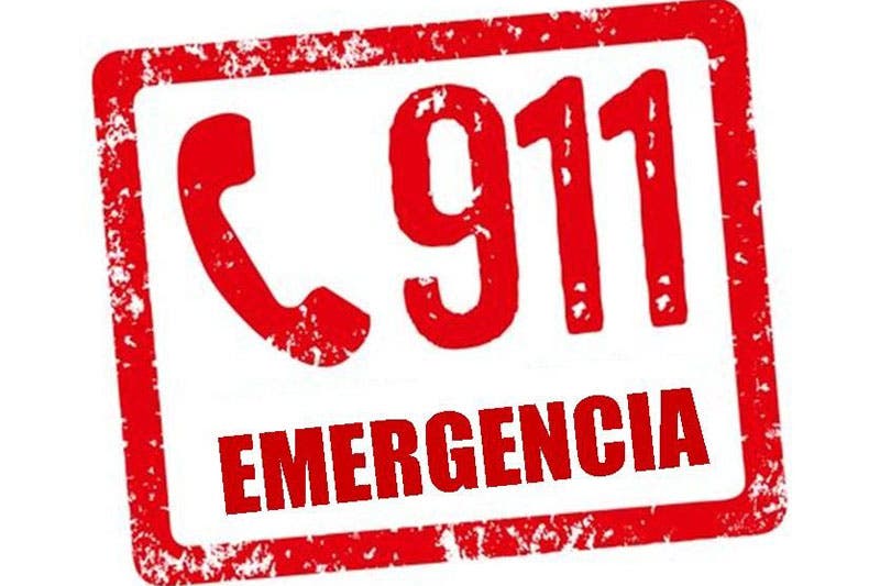 Reportaron al 911 ataque a balazos a los pasajeros del vehículo