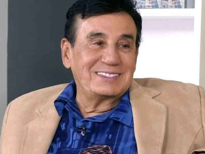 Amigos de Gualberto Castro le dicen adiós de esta manera