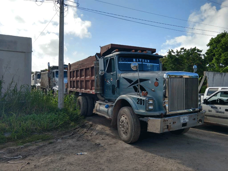 Adeuda Comuna de OPB $2 millones volqueteros por la prestación del servicio para la recoja de basura en la capital del estado.