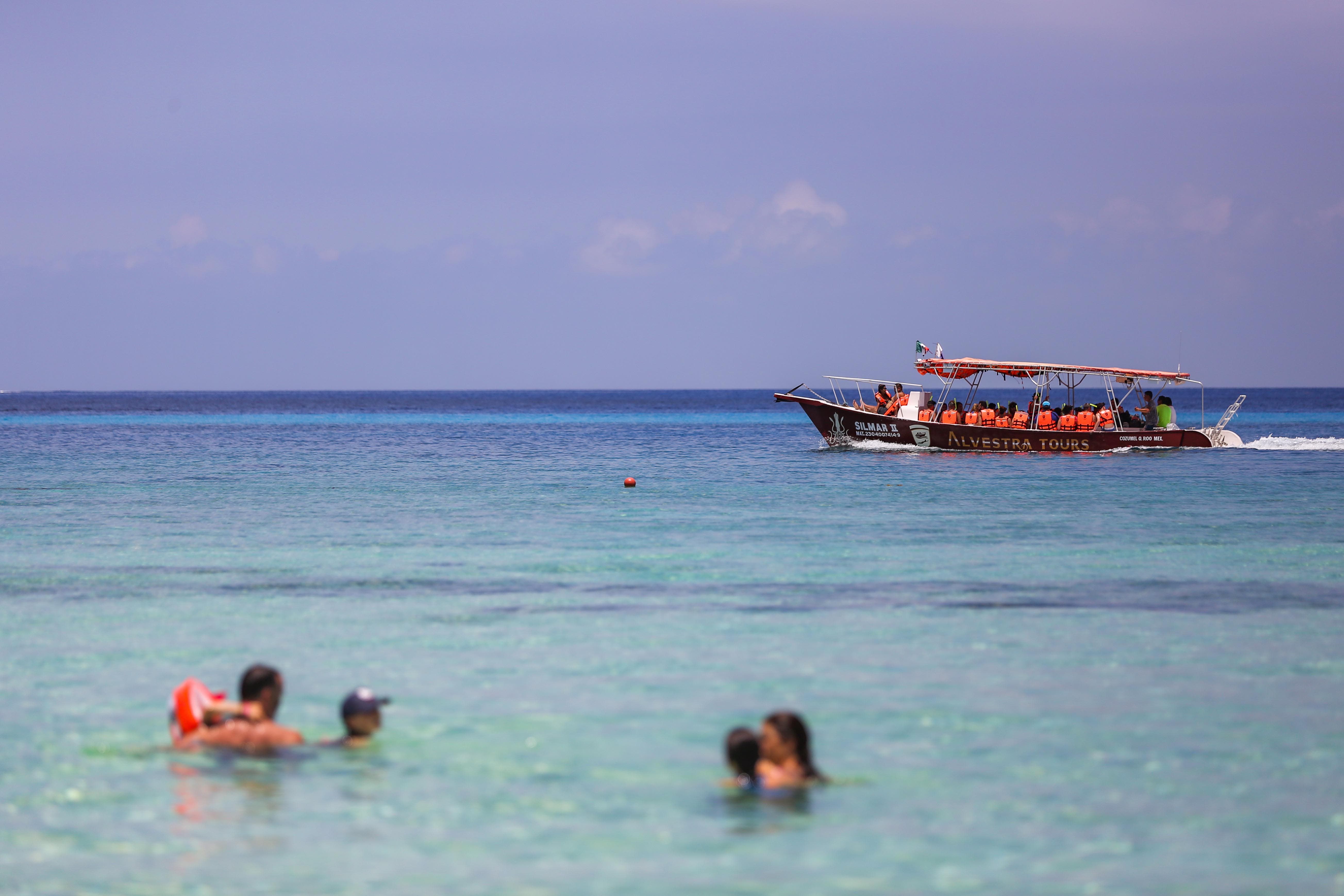 Gracias al trabajo coordinado de los órdenes de gobierno, visitantes nacionales y extranjeros disfrutan de las bellezas naturales de Cozumel
