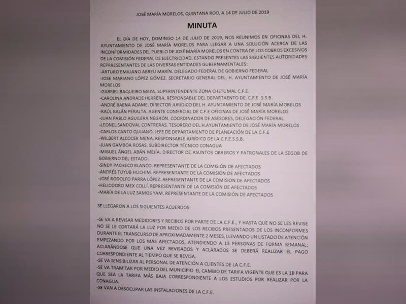 Manifestación de morelenses en las oficinas de la CFE