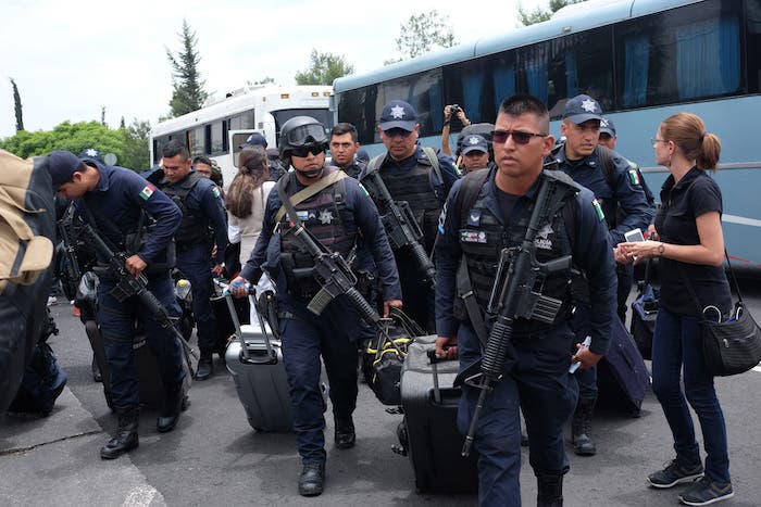 Elementos de la Policía Federal tomaron el Centro de Mando de la Ciudad de México el miércoles.