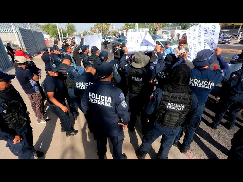 Policías federales en paro, ignorados al pedir indemnización
