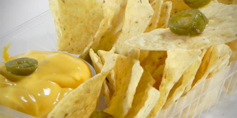 Don Nacho Anaya García, un cocinero de origen mexicano, fue el inventor de los deliciosos nachos, los cuales cuando surgieron llegaron a superar a las palomitas de maíz.