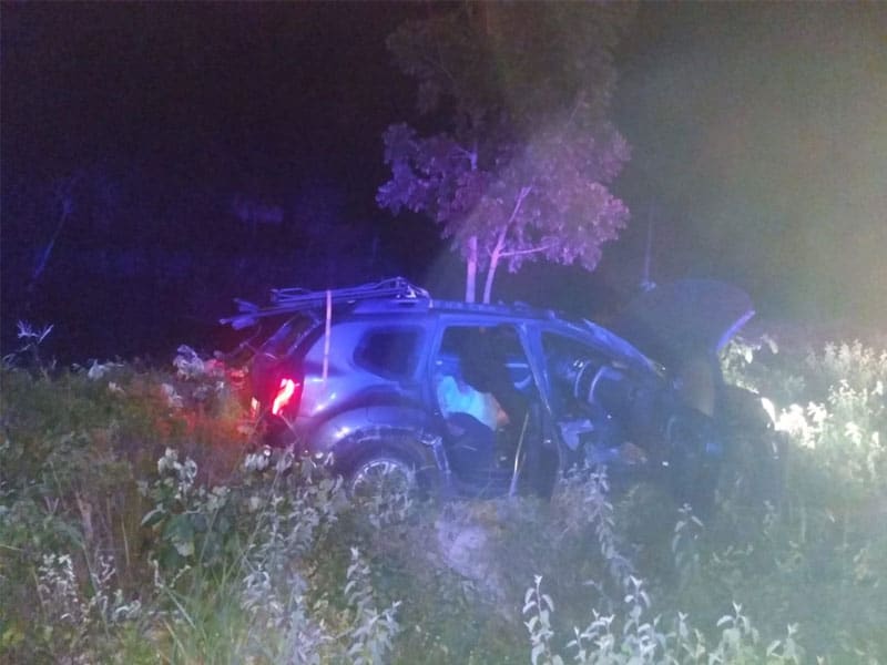 Una mujer que viajaba como copiloto, identificada como María T.S.B., de 68 años, quedó entre los asientos.