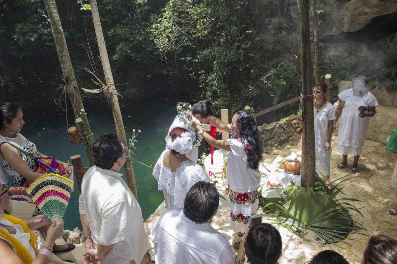 Ruta de los cenotes despierta interés de brasileños como destino de bodas y romance