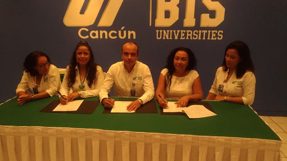 UT y Asociación de Abejas Xuunan Kaab firman convenio