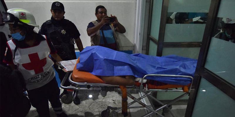 Lesionan a un hombre y levantan a otro en Cancún; los hechos se registraron anoche en una vivienda de la Supermanzana 103; grave un sujeto que fue herido.