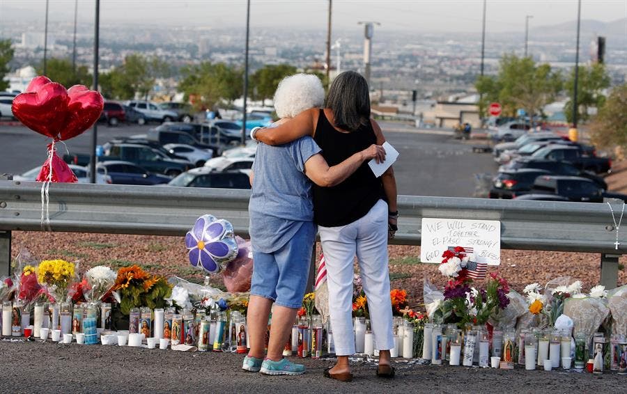 Jordan Anchondo estaba comprando útiles para el regreso a la escuela cuando comenzó el tiroteo en el Walmart en El Paso, Texas.