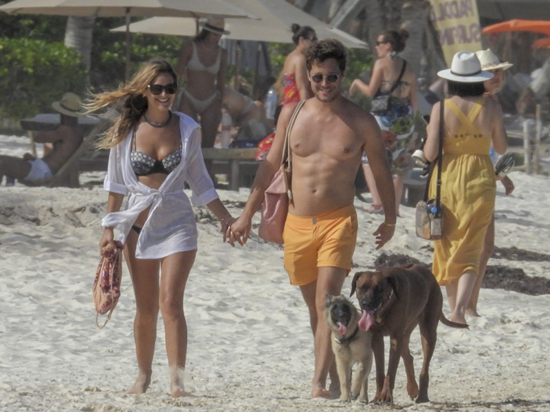 Diego Boneta de vacaciones en Tulum con su novia