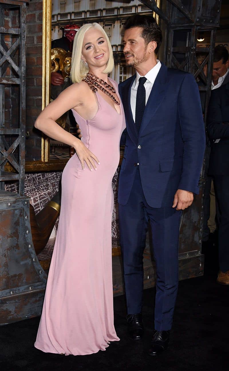 Katy Perry sigue avivando rumores de embarazo con este look