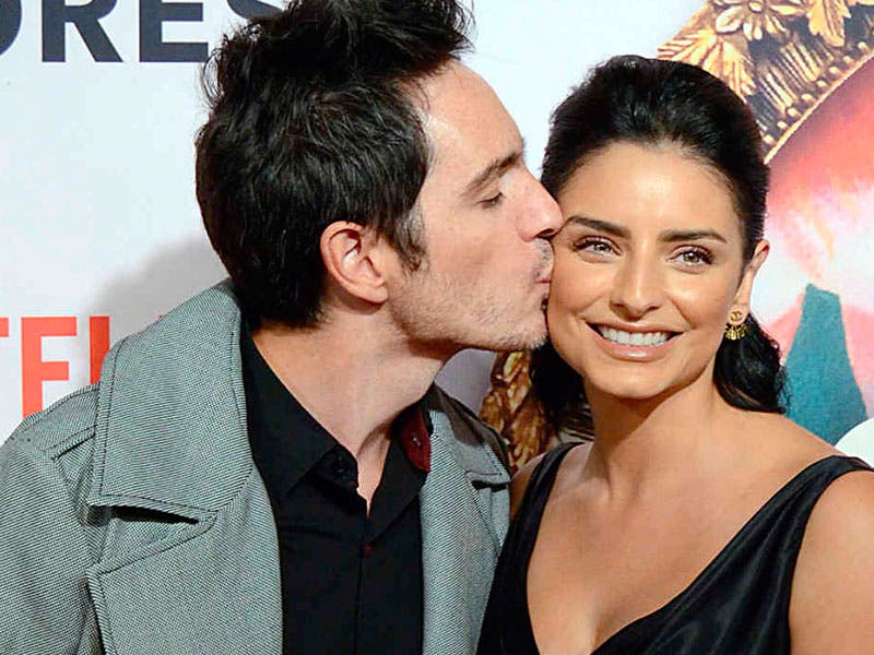 Mauricio Ochmann defiende a Aislinn Derbez de usuario que la discriminó