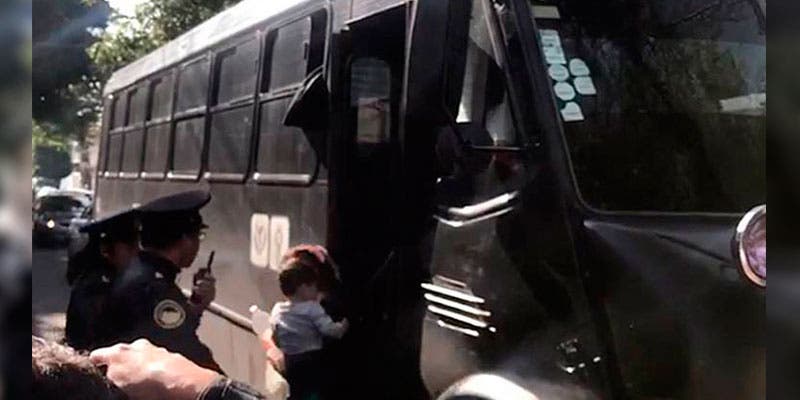 Rescatan a 19 migrantes en un hotel de la CDMX; 9 son menores de edad