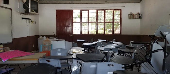 Autlán y El Mentidero son una zona sacudida por la explotación forestal y minera, los niños orinan pesticidas.